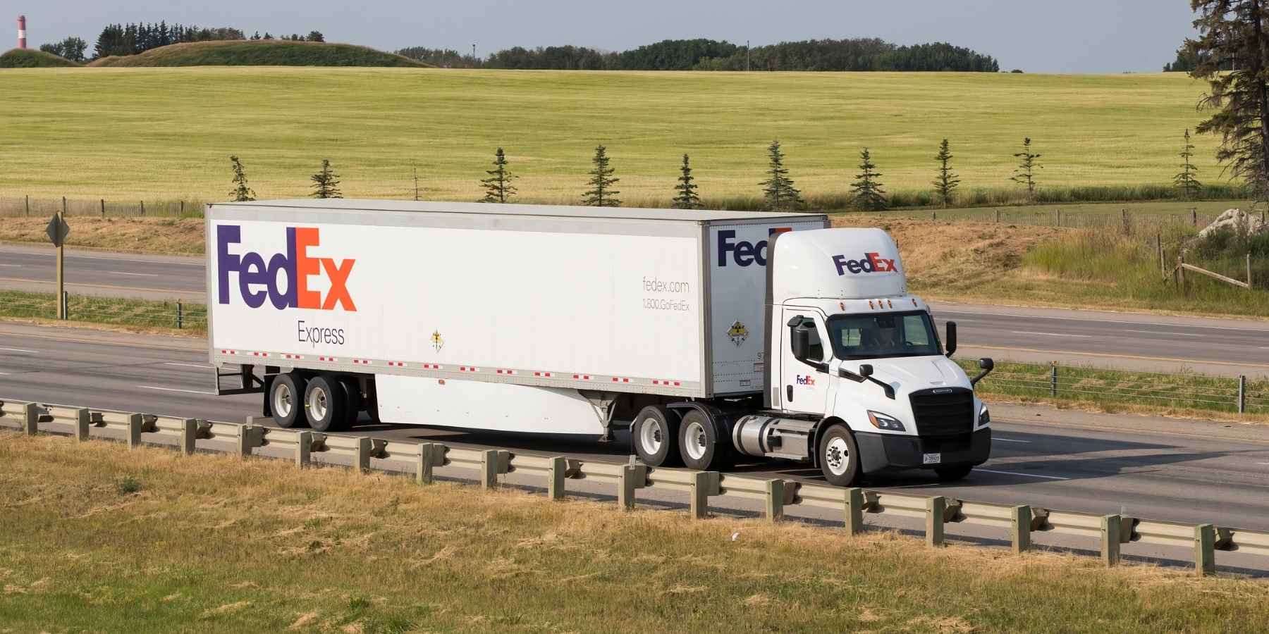 FedEx GRI 2025: 5.9% Rate Increase, Key Surcharges, and 2026 Updates